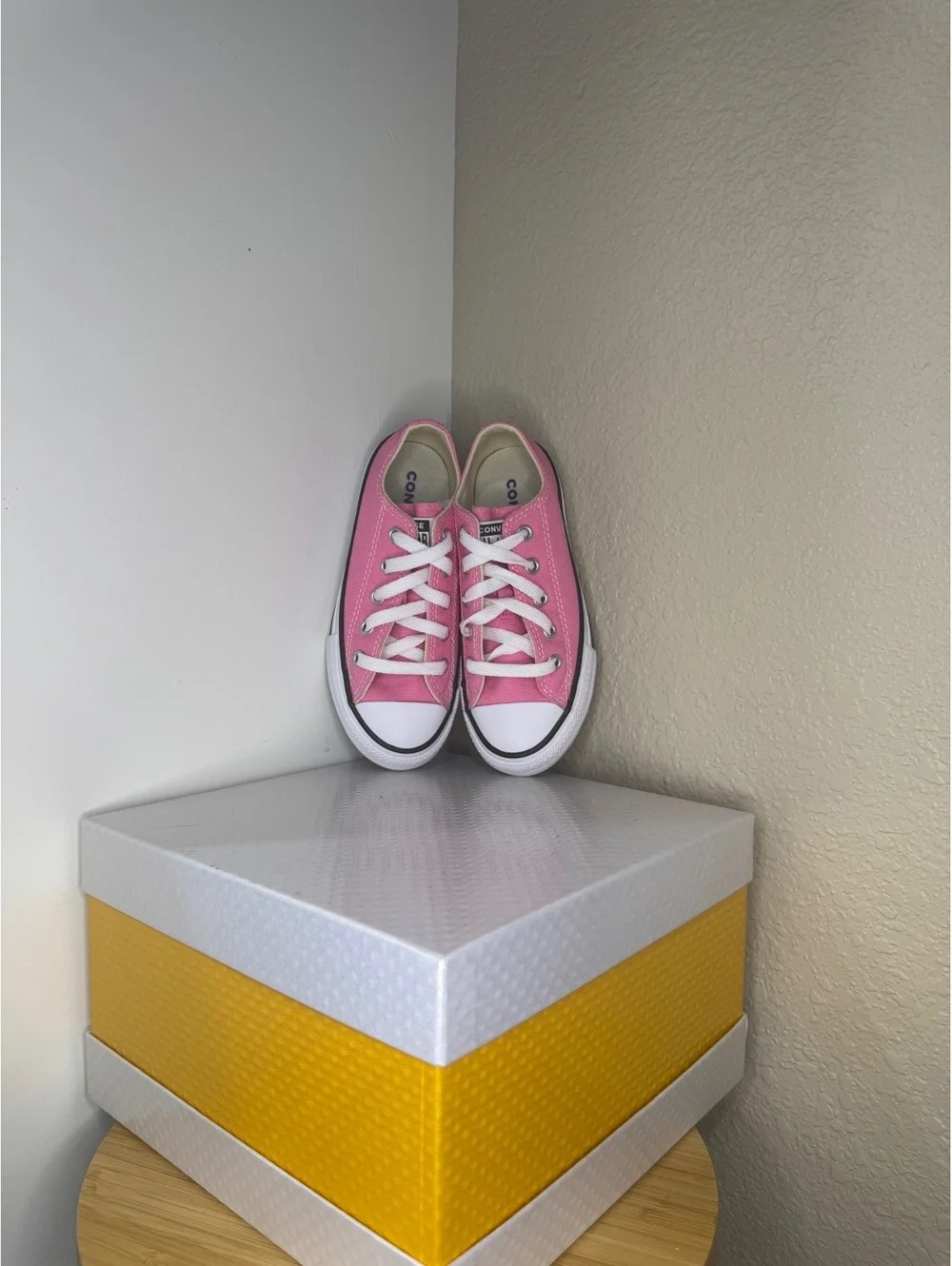 Converse Chuck Taylor All Star Ox Pink Canvas Youth Size 12 Shoes New Box